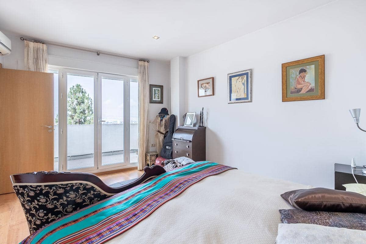 3 soveværelse Villa til salg i Granada by med garage - € 690.000 (Ref: 8418004)