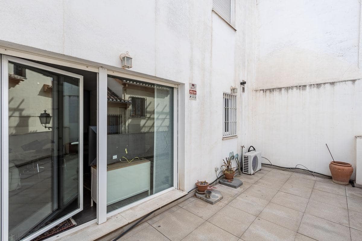 3 soveværelse Villa til salg i Granada by med garage - € 690.000 (Ref: 8418004)