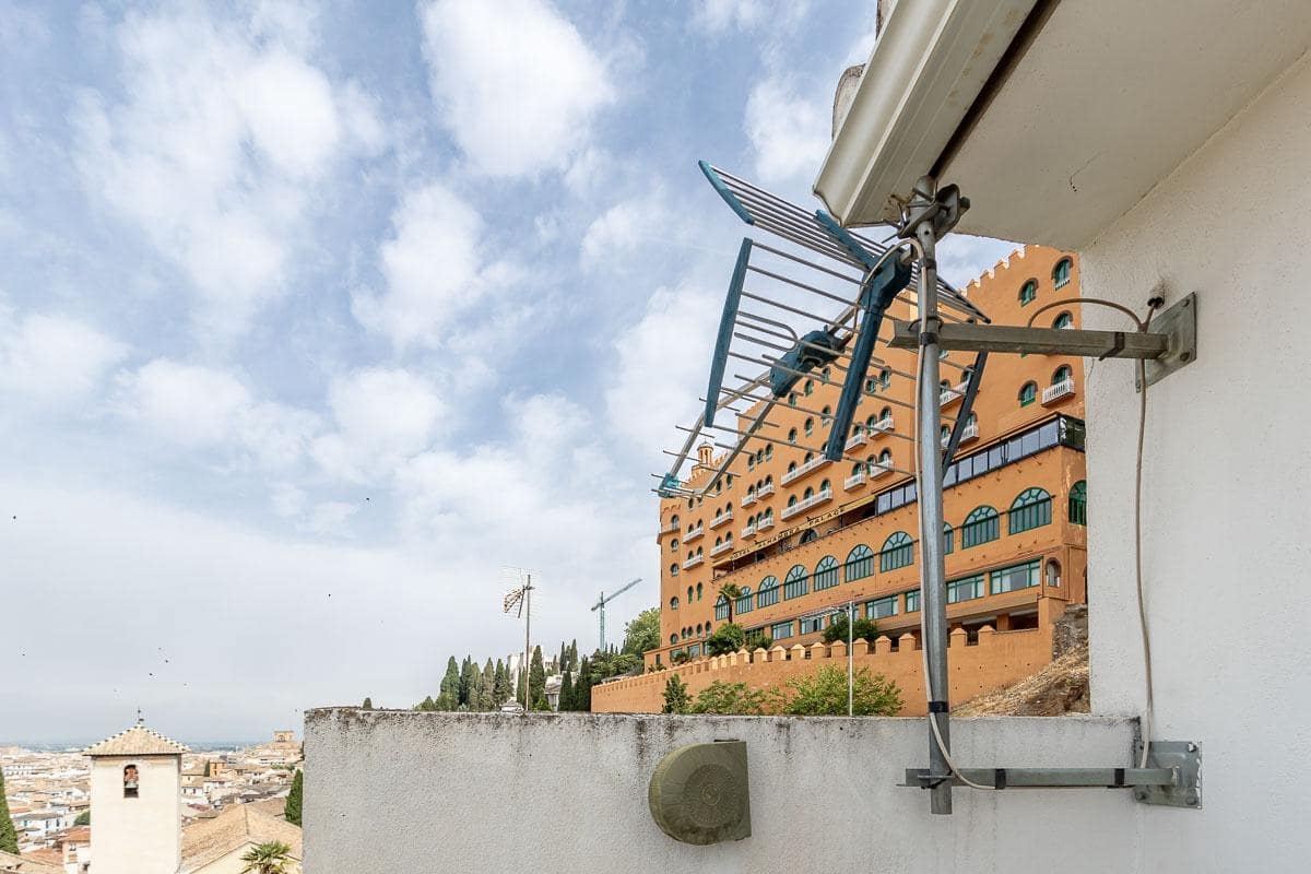 3 soveværelse Villa til salg i Granada by med garage - € 690.000 (Ref: 8418004)