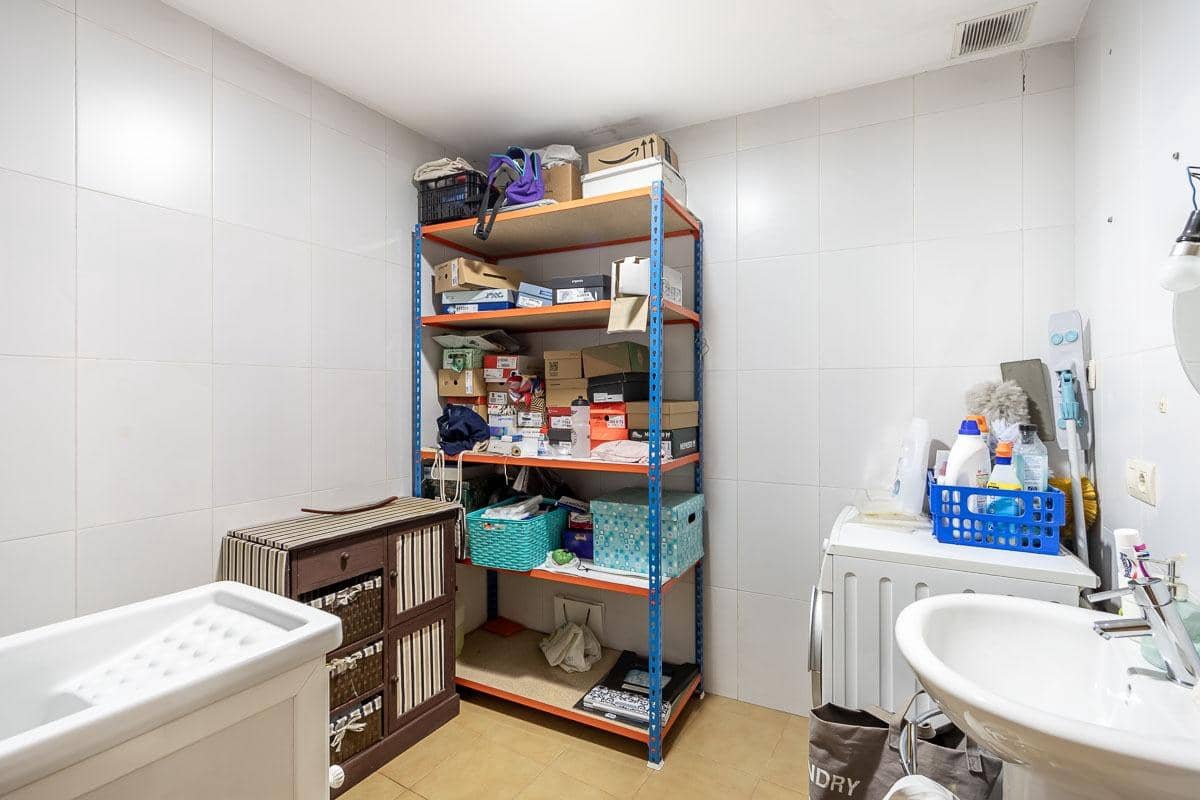 3 soveværelse Villa til salg i Granada by med garage - € 690.000 (Ref: 8418004)