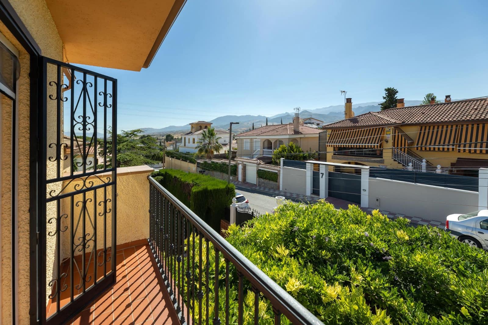 3 bedroom Villa for sale in Otura with pool garage - € 370,000 (Ref: 8419809)