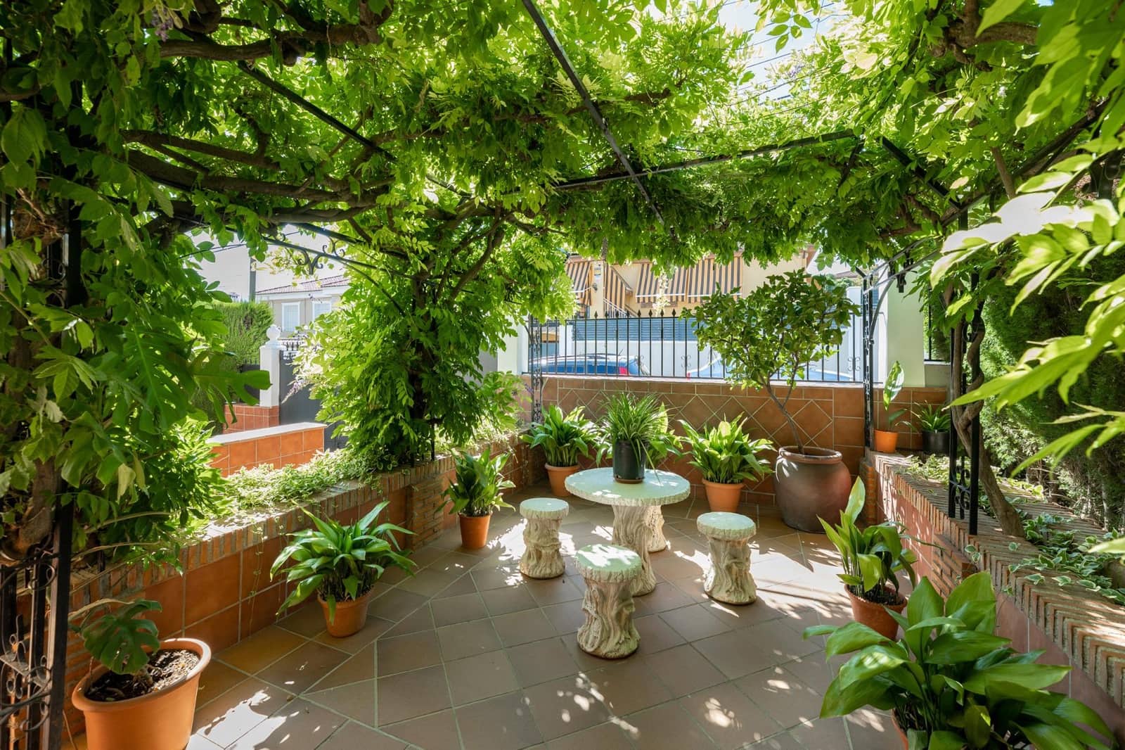 3 bedroom Villa for sale in Otura with pool garage - € 370,000 (Ref: 8419809)