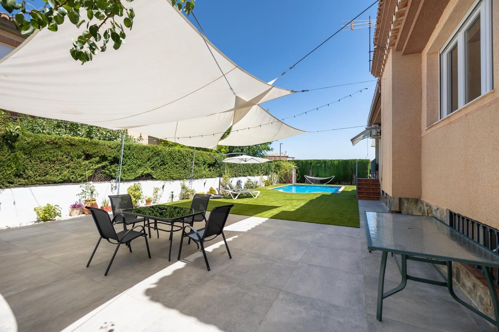 3 bedroom Villa for sale in Otura with pool garage - € 545,000 (Ref: 8455756)