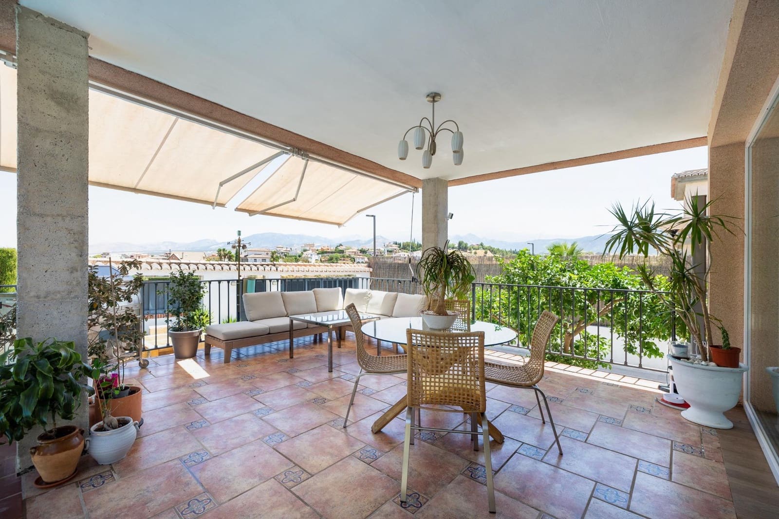 3 bedroom Villa for sale in Otura with pool garage - € 545,000 (Ref: 8455756)