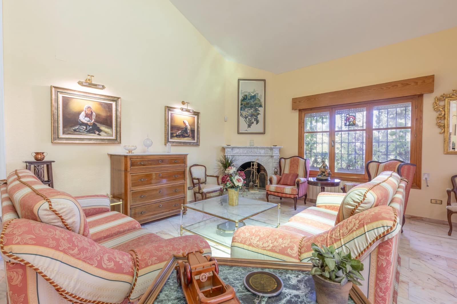 4 slaapkamer Villa te koop in Albolote met zwembad garage - € 650.000 (Ref: 8461979)