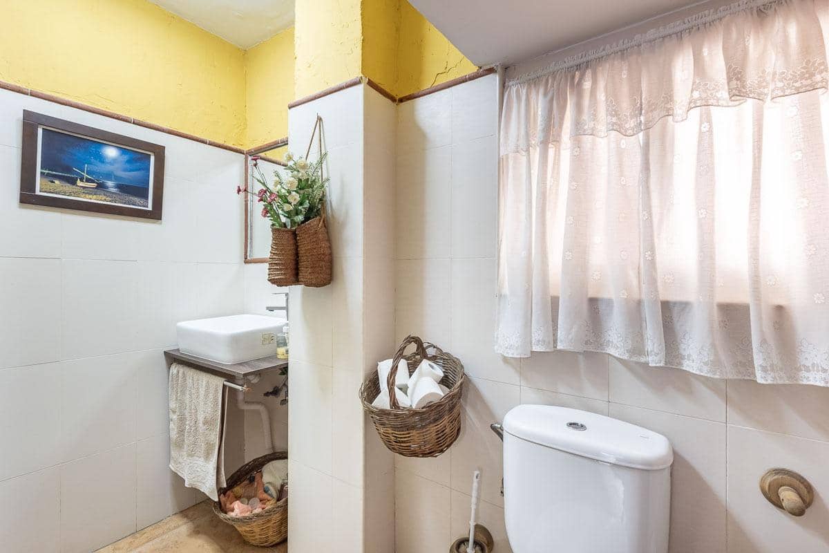 4 soveværelse Villa til salg i Iznalloz med swimmingpool garage - € 398.000 (Ref: 8536677)