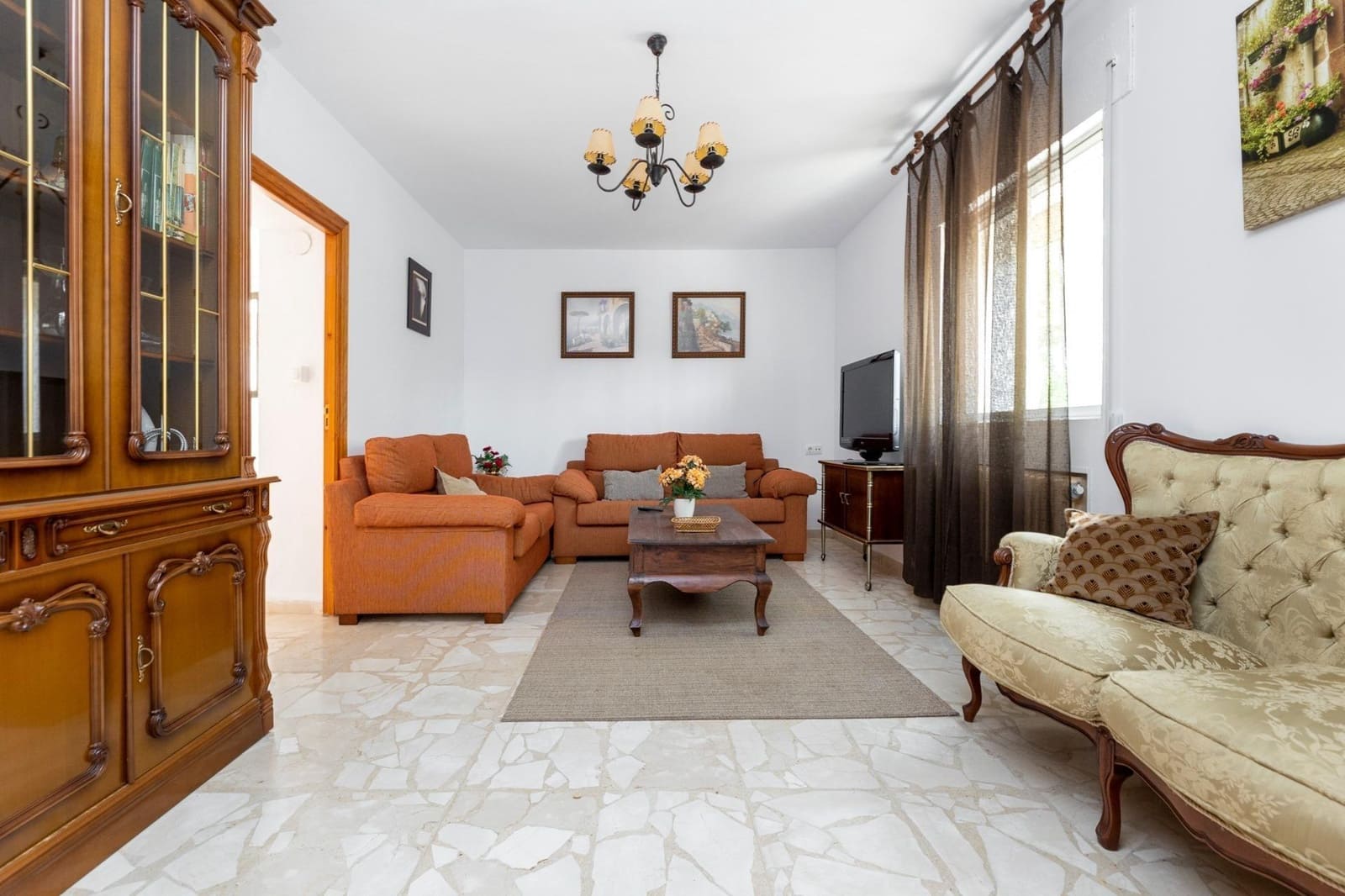 4 bedroom Villa for sale in Moraleda de Zafayona with pool garage - € 599,000 (Ref: 8574249)