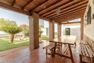 4 bedroom Villa for sale in Moraleda de Zafayona with pool garage - € 599,000 (Ref: 8574249)