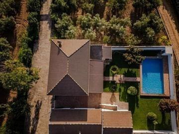 4 bedroom Villa for sale in Moraleda de Zafayona with pool garage - € 599,000 (Ref: 8574249)