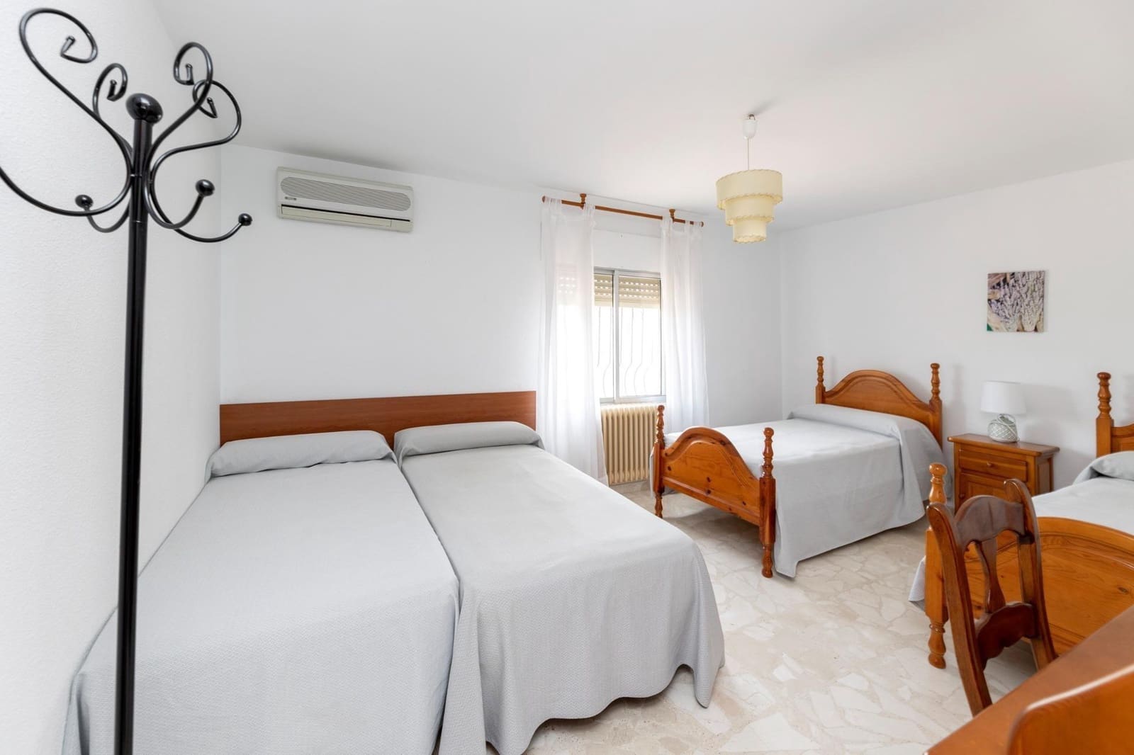 4 bedroom Villa for sale in Moraleda de Zafayona with pool garage - € 599,000 (Ref: 8574249)