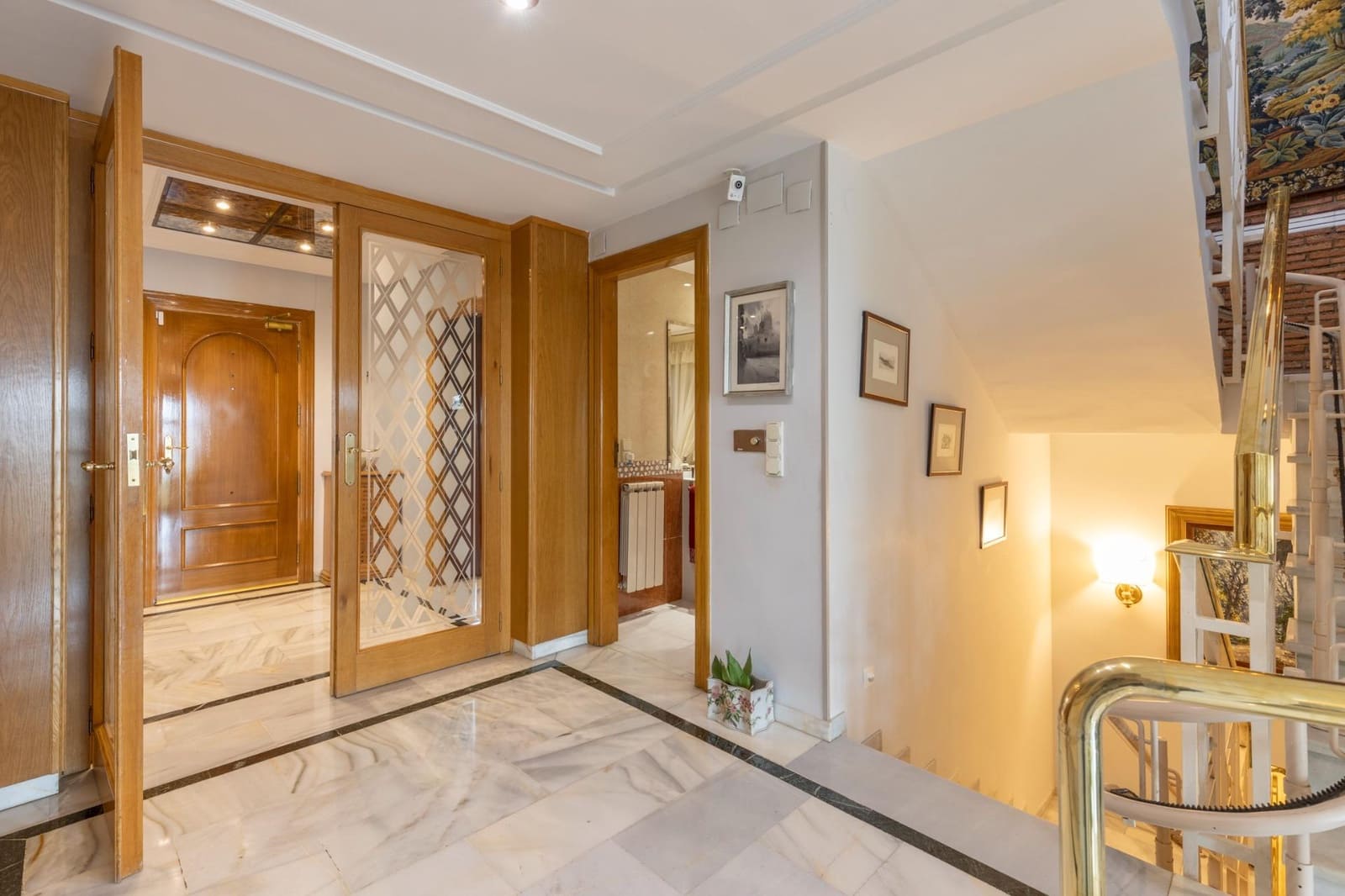 5 soveværelse Villa til salg i Granada by med swimmingpool garage - € 890.000 (Ref: 8588358)