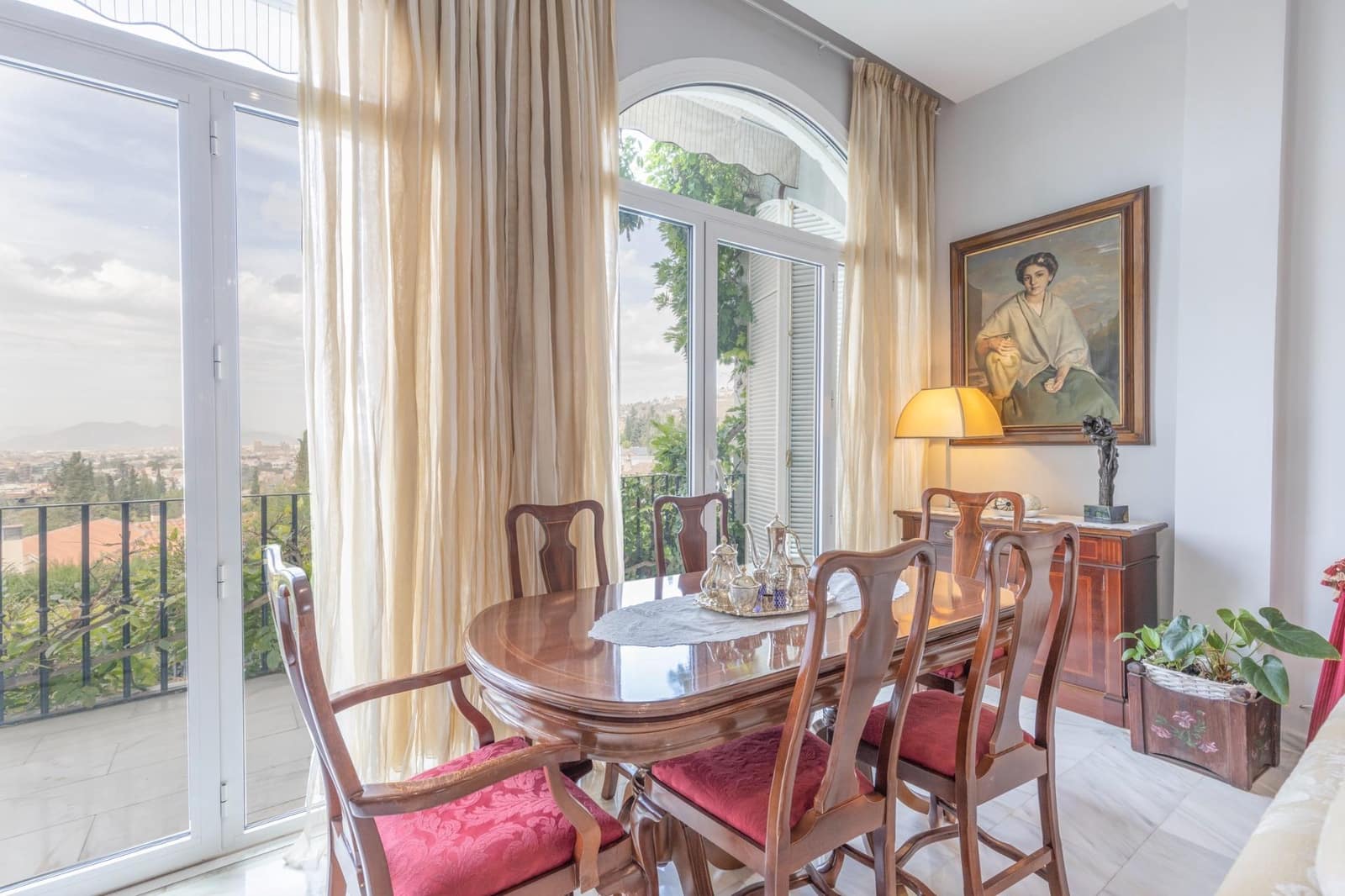 5 soveværelse Villa til salg i Granada by med swimmingpool garage - € 890.000 (Ref: 8588358)