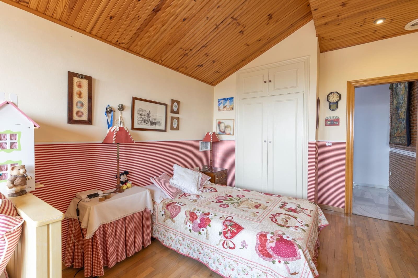 5 soveværelse Villa til salg i Granada by med swimmingpool garage - € 890.000 (Ref: 8588358)