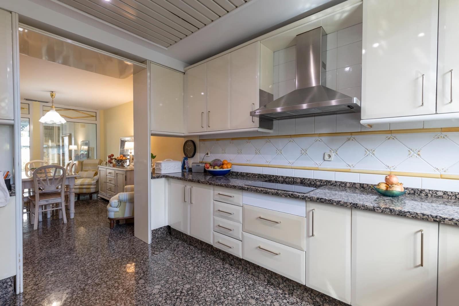 5 soveværelse Villa til salg i Granada by med swimmingpool garage - € 890.000 (Ref: 8588358)