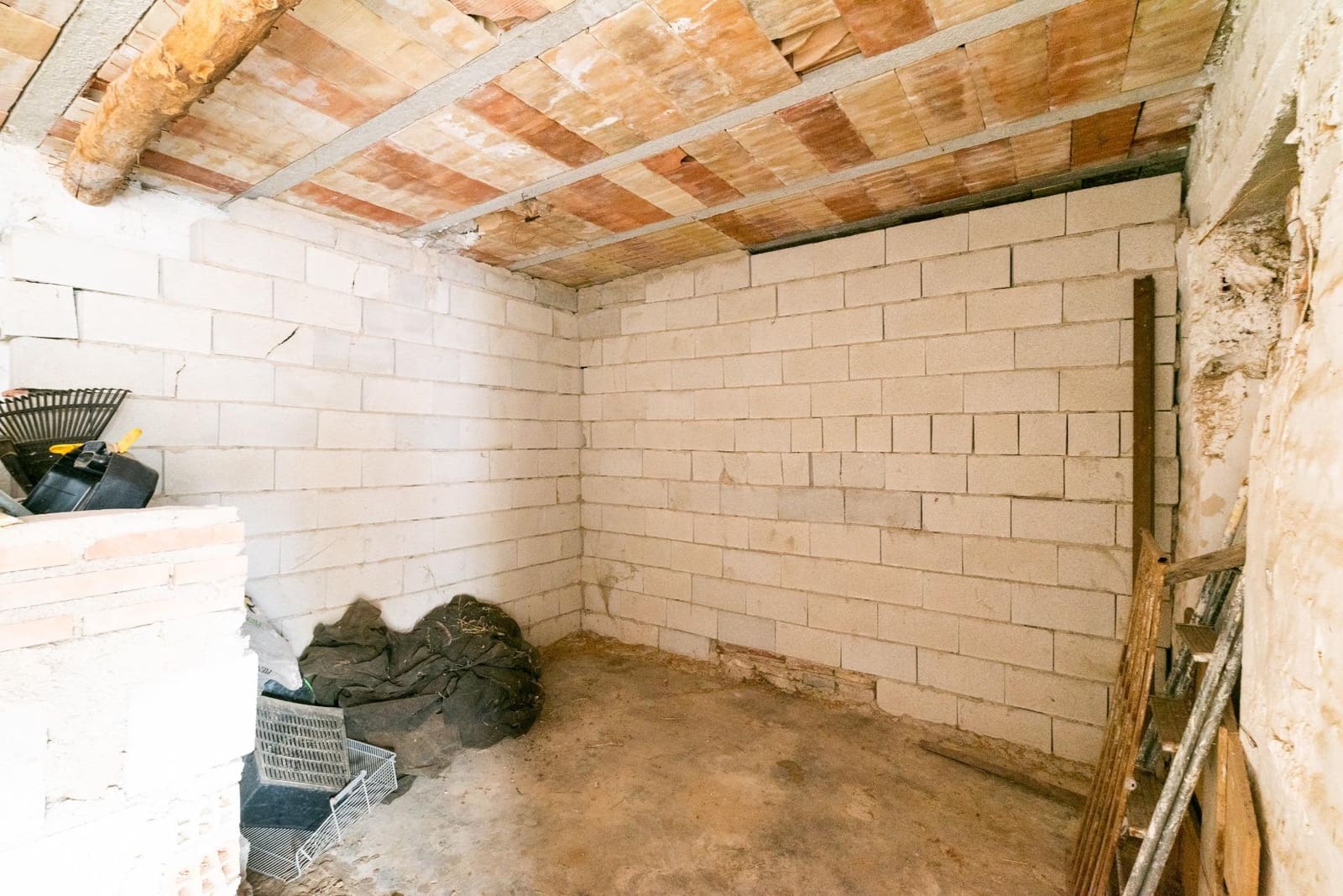 3 soveværelse Villa til salg i Olivares - € 100.000 (Ref: 8588359)