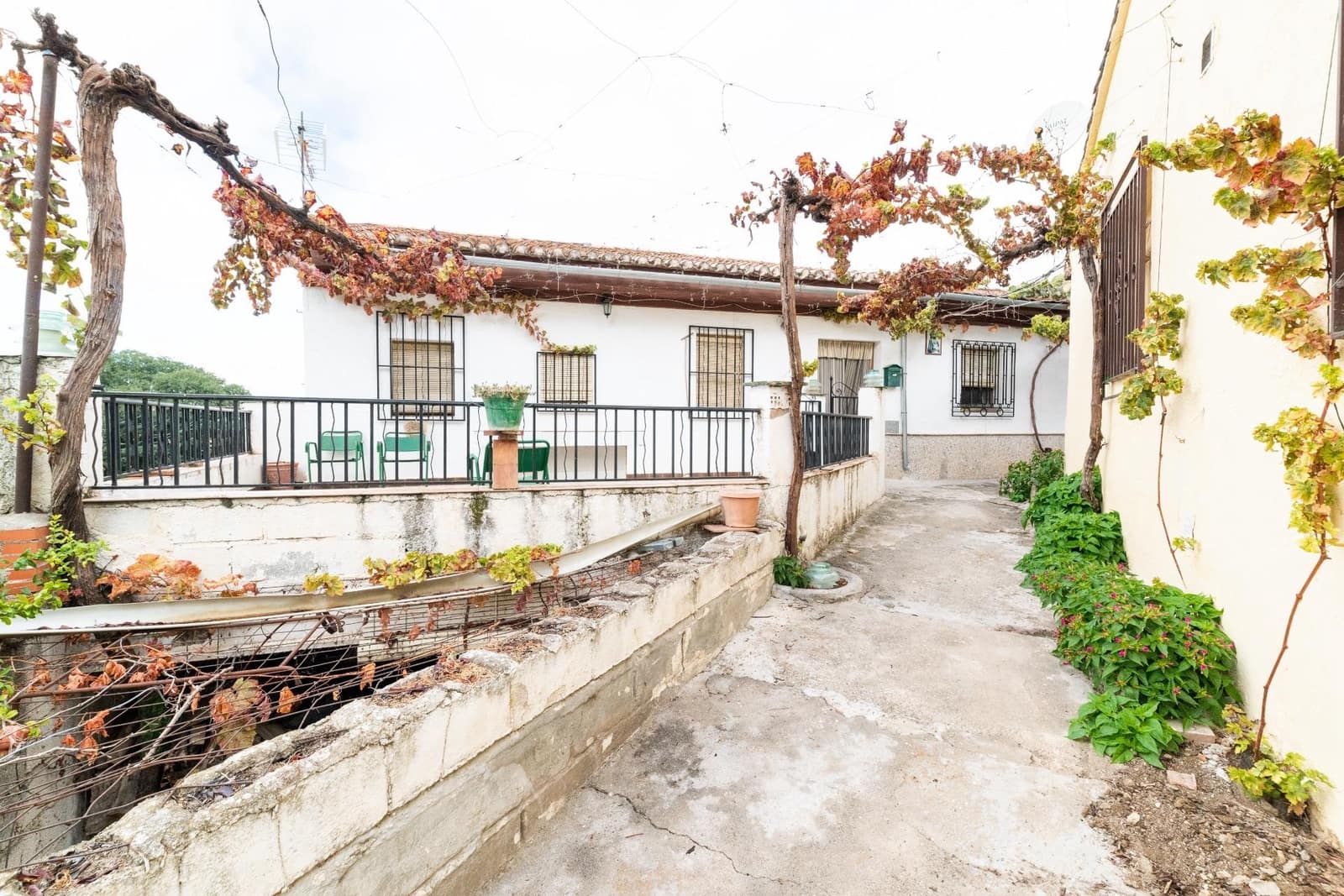 3 soveværelse Villa til salg i Olivares - € 100.000 (Ref: 8588359)