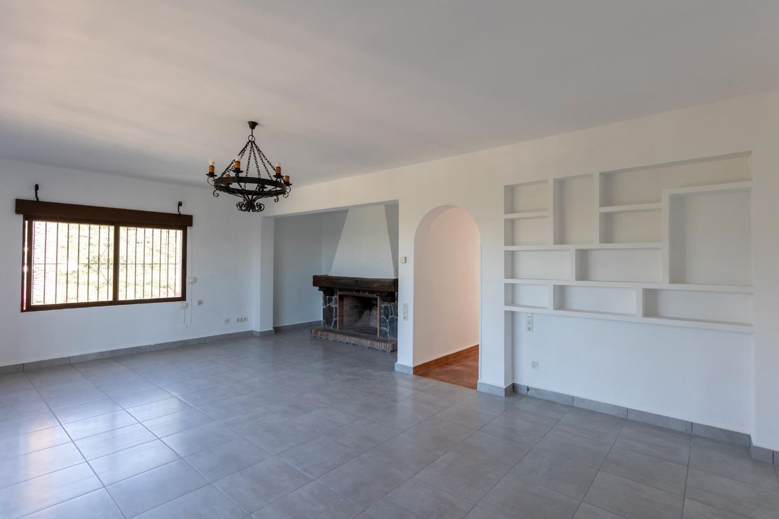 8 bedroom Villa for sale in Almunecar with pool garage - € 1,250,000 (Ref: 8595056)