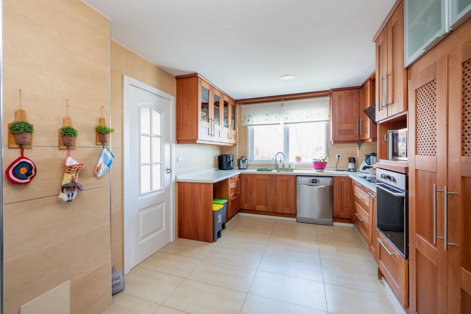 4 bedroom Terraced Villa for sale in Albolote with pool garage - € 435,000 (Ref: 8599703)