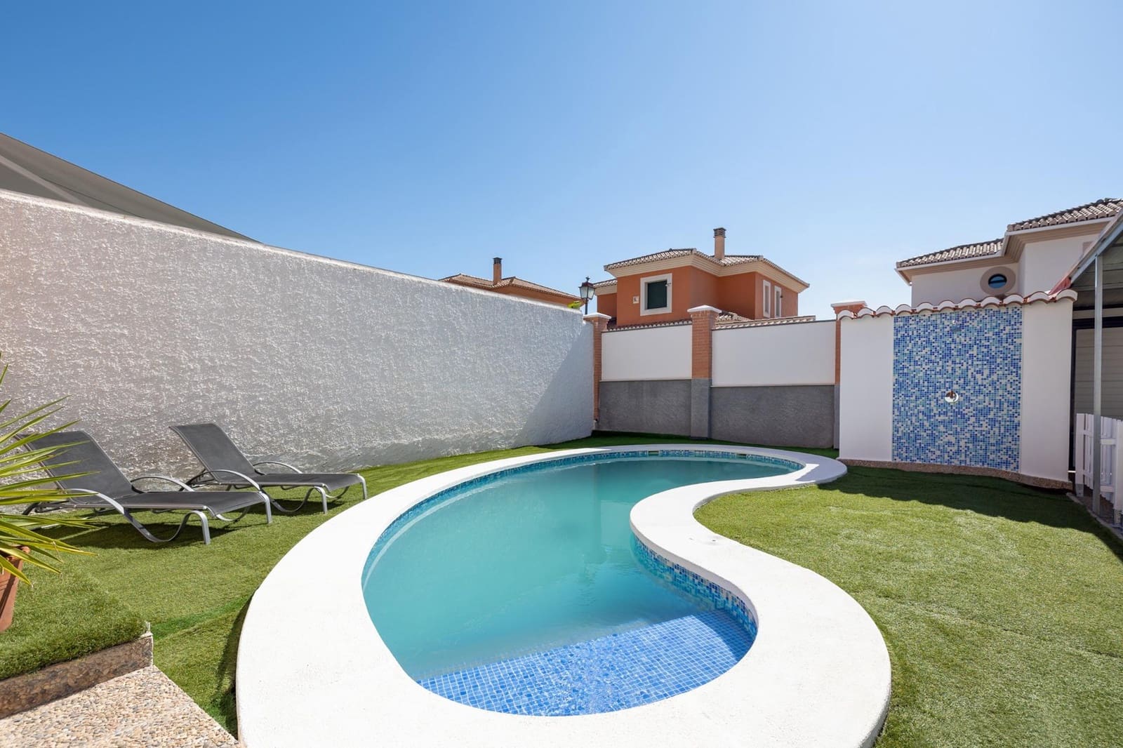 4 bedroom Terraced Villa for sale in Albolote with pool garage - € 435,000 (Ref: 8599703)