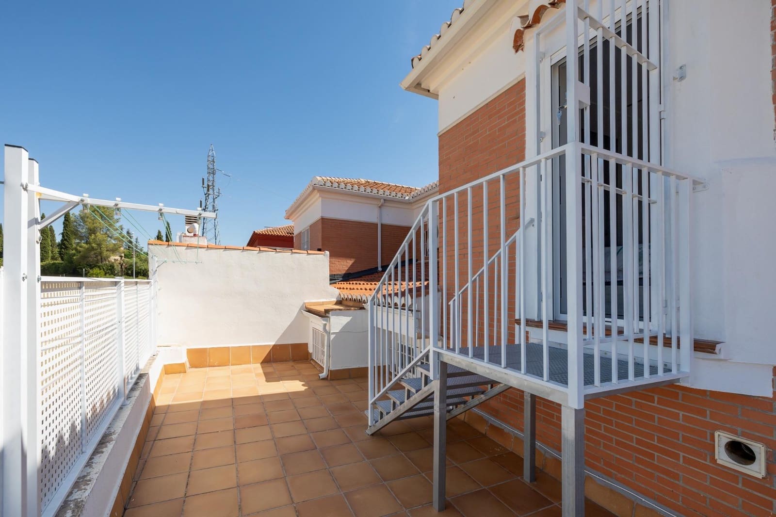 4 bedroom Terraced Villa for sale in Albolote with pool garage - € 435,000 (Ref: 8599703)