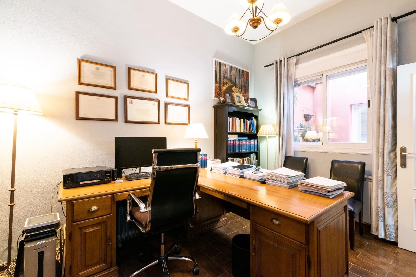 4 bedroom Villa for sale in Granada city with garage - € 319,900 (Ref: 8630287)