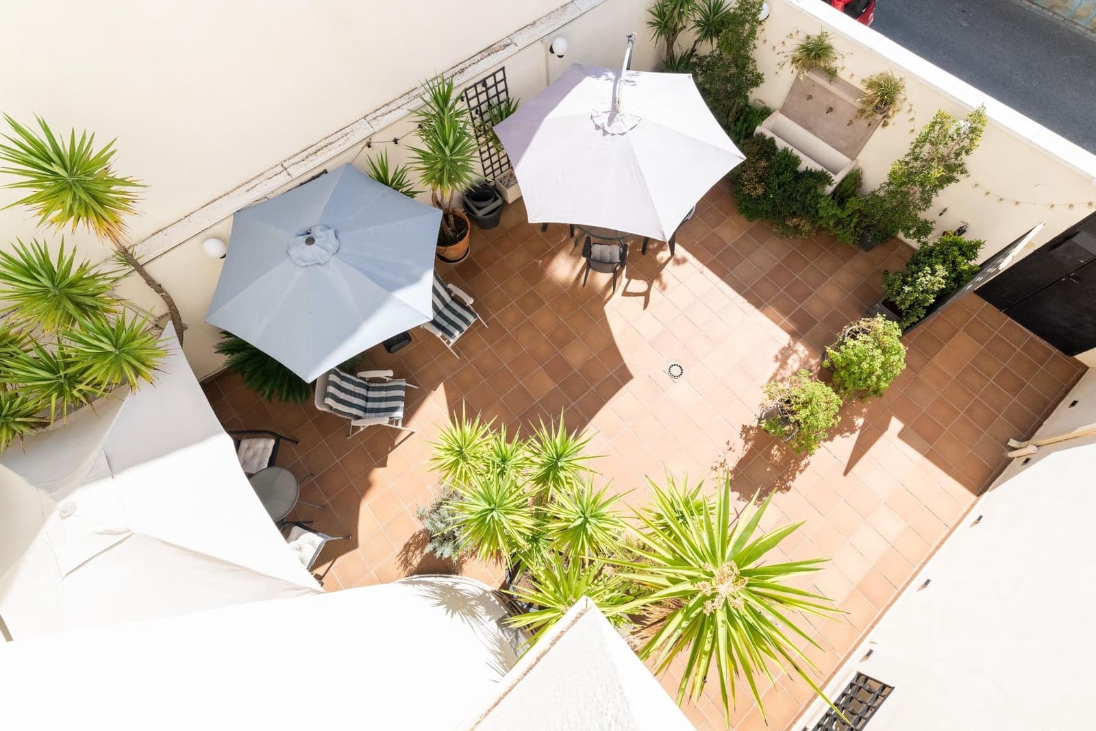 4 bedroom Villa for sale in Granada city with garage - € 319,900 (Ref: 8630287)