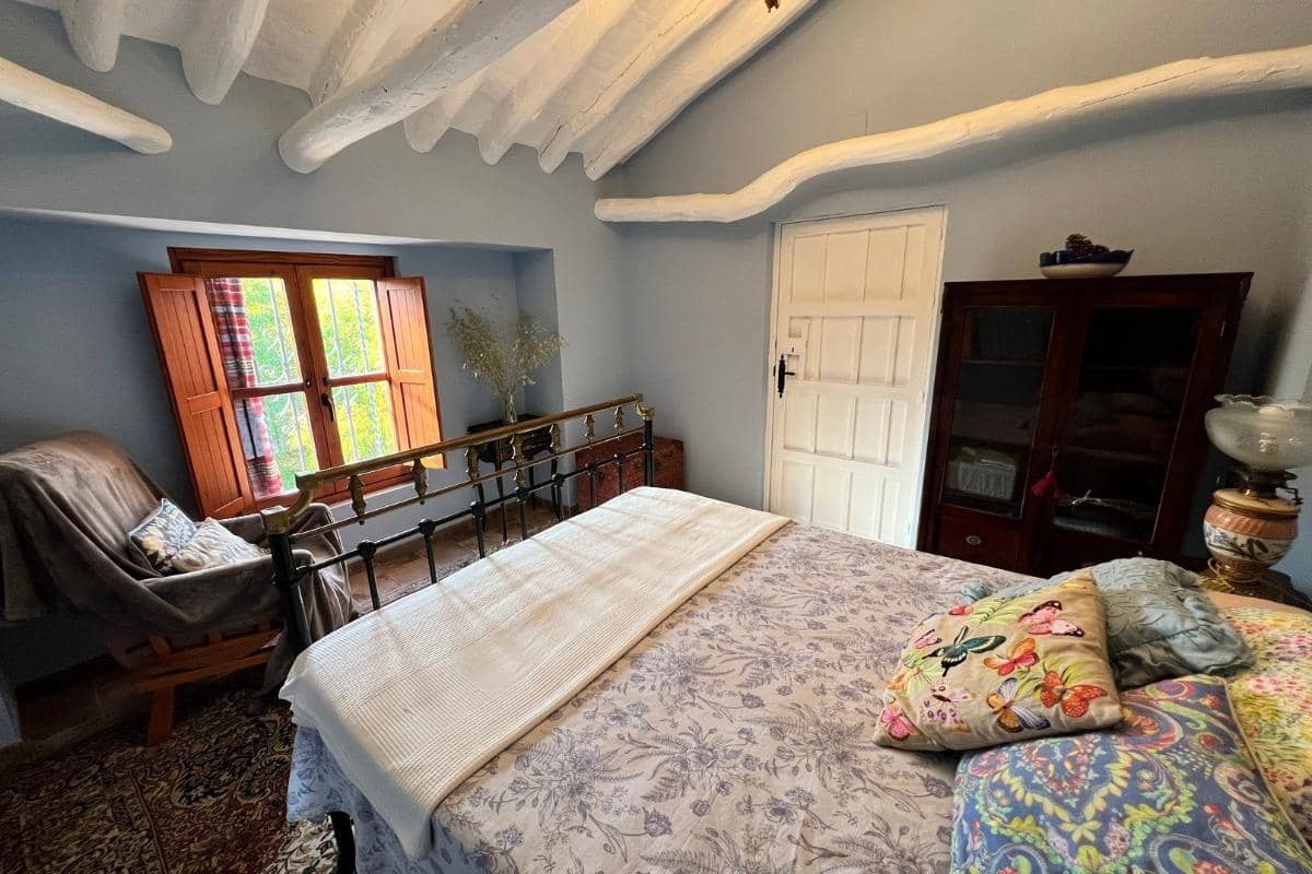 4 soveværelse Villa til salg i Huetor Tajar - € 275.000 (Ref: 8655010)