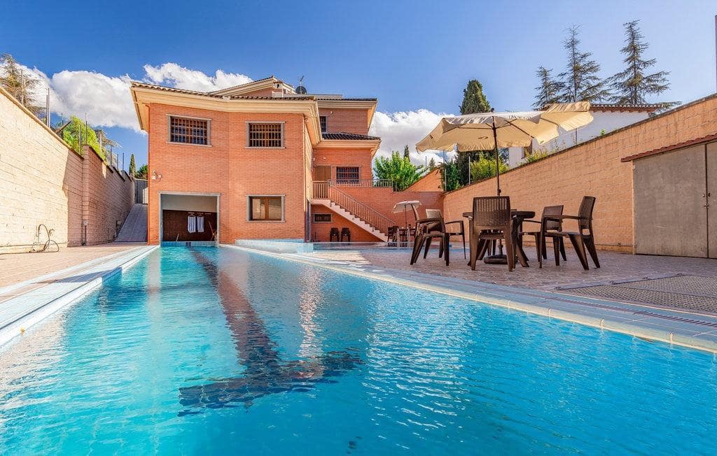 Chalet de 8 habitaciones en Albolote en venta con piscina garaje - 990.000 € (Ref: 8656368)