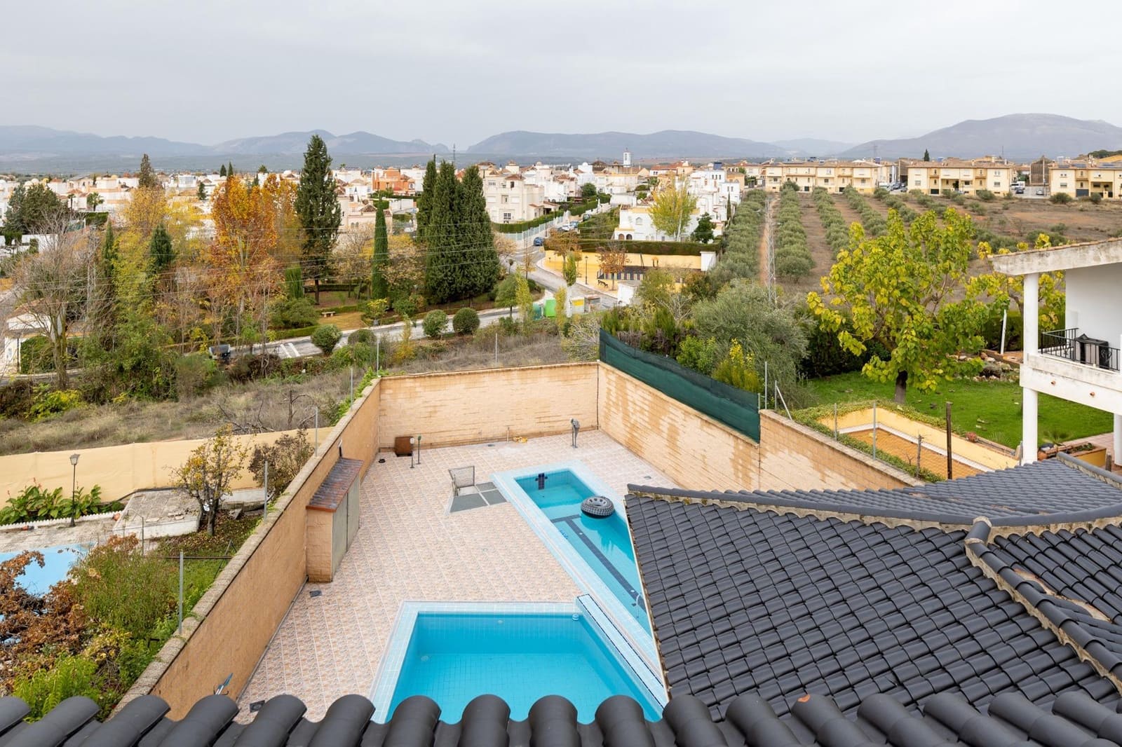 Chalet de 8 habitaciones en Albolote en venta con piscina garaje - 990.000 € (Ref: 8656368)