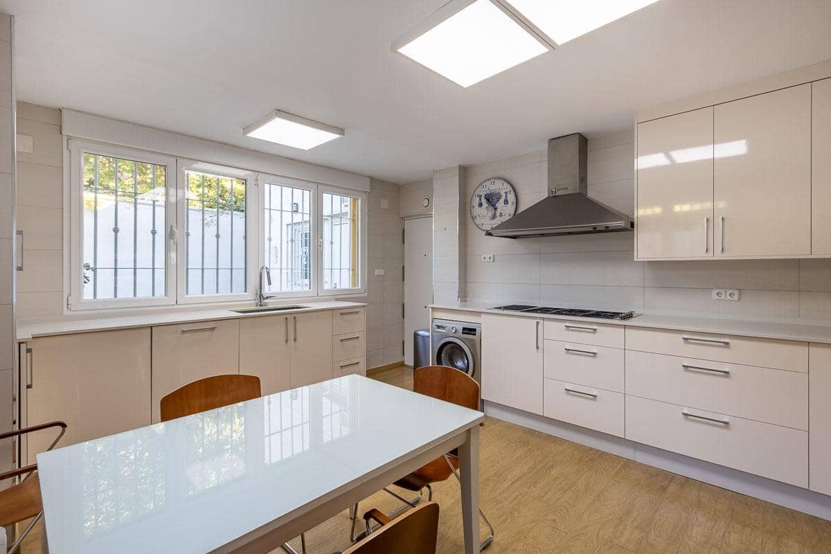 4 soveværelse Villa til salg i Granada by med swimmingpool garage - € 1.100.000 (Ref: 8656369)