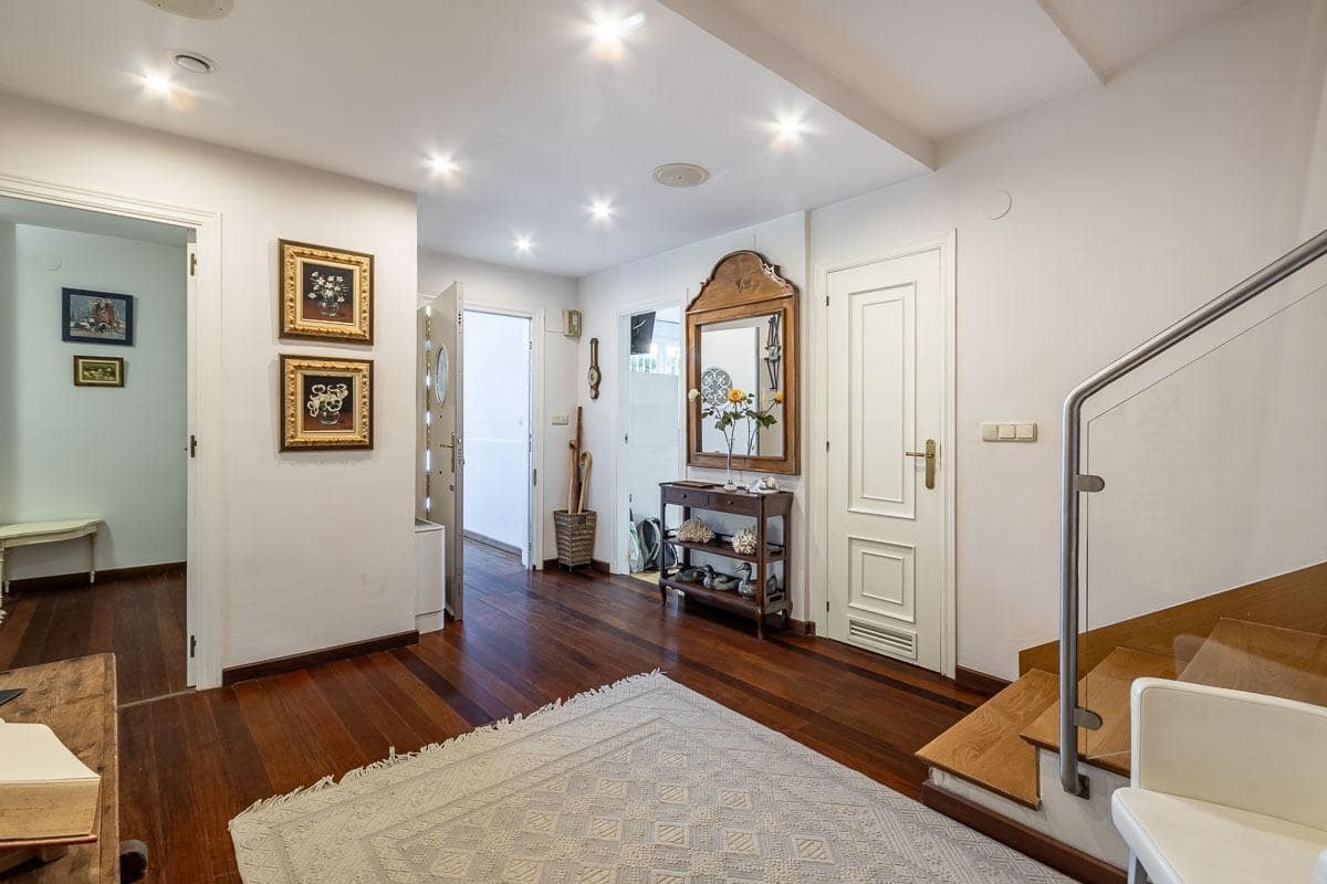 4 soveværelse Villa til salg i Granada by med swimmingpool garage - € 1.100.000 (Ref: 8656369)