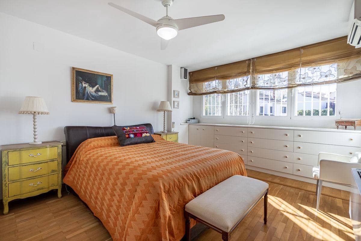 4 soveværelse Villa til salg i Granada by med swimmingpool garage - € 1.100.000 (Ref: 8656369)