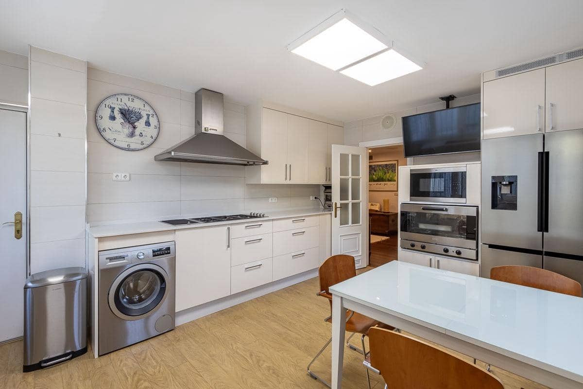 4 soveværelse Villa til salg i Granada by med swimmingpool garage - € 1.100.000 (Ref: 8656369)