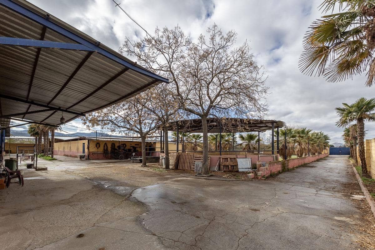 4 makuuhuone Huvila myytävänä paikassa La Zubia mukana 
autotalli - 795 000 € (Ref: 8716181)