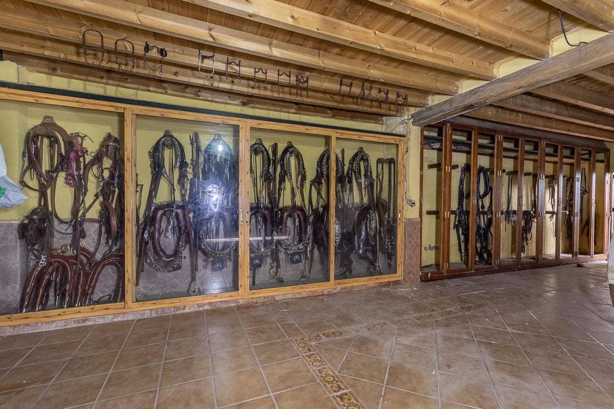 4 makuuhuone Huvila myytävänä paikassa La Zubia mukana 
autotalli - 795 000 € (Ref: 8716181)