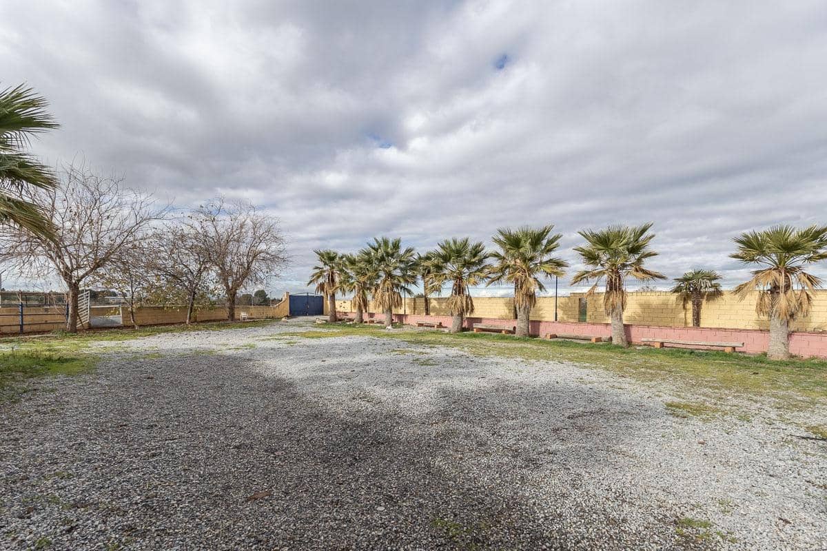 4 makuuhuone Huvila myytävänä paikassa La Zubia mukana 
autotalli - 795 000 € (Ref: 8716181)