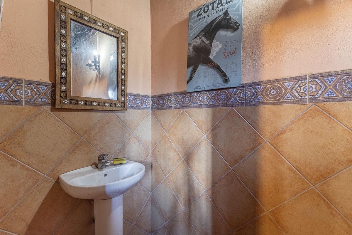 4 makuuhuone Huvila myytävänä paikassa La Zubia mukana 
autotalli - 795 000 € (Ref: 8716181)