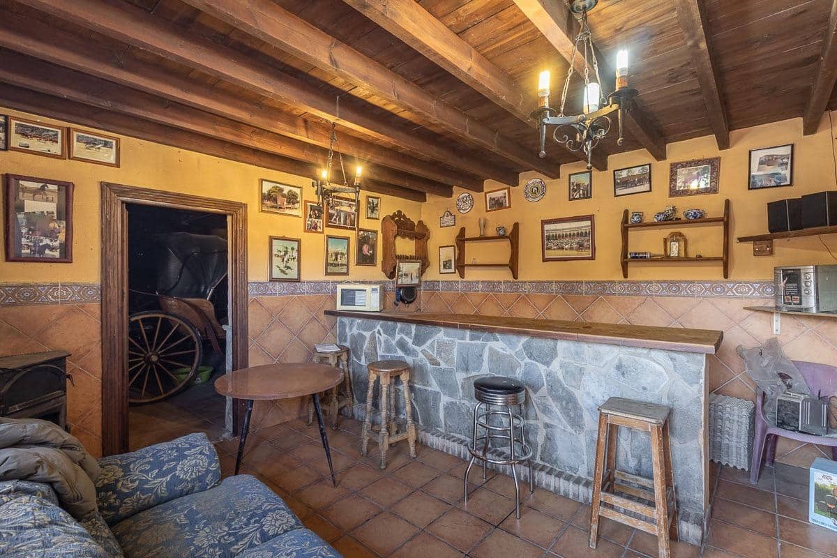 4 makuuhuone Huvila myytävänä paikassa La Zubia mukana 
autotalli - 795 000 € (Ref: 8716181)