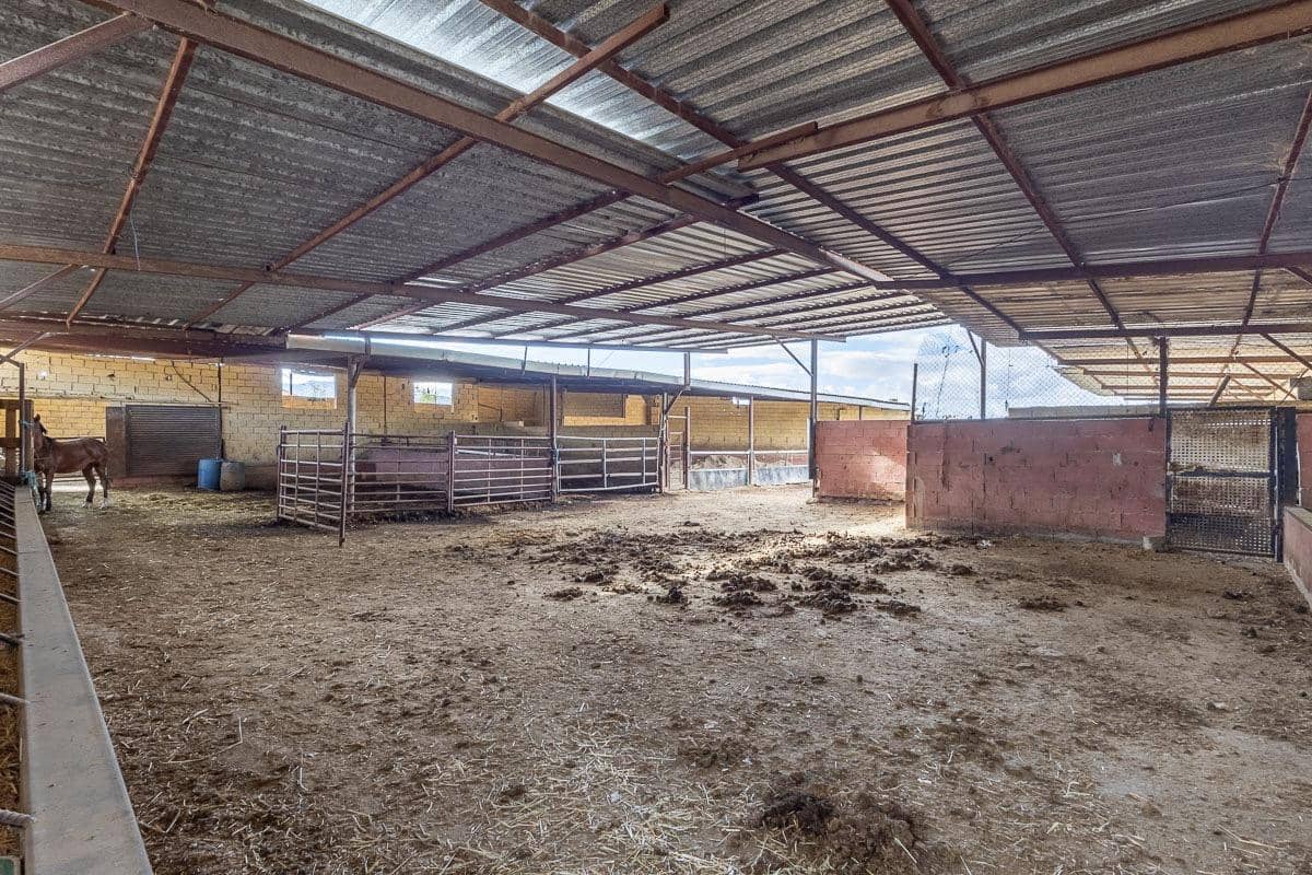 4 makuuhuone Huvila myytävänä paikassa La Zubia mukana 
autotalli - 795 000 € (Ref: 8716181)