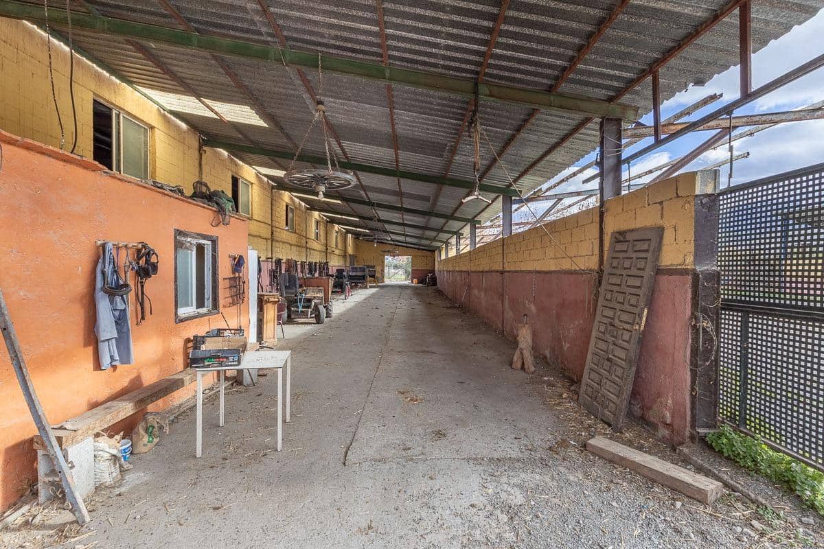 4 makuuhuone Huvila myytävänä paikassa La Zubia mukana 
autotalli - 795 000 € (Ref: 8716181)