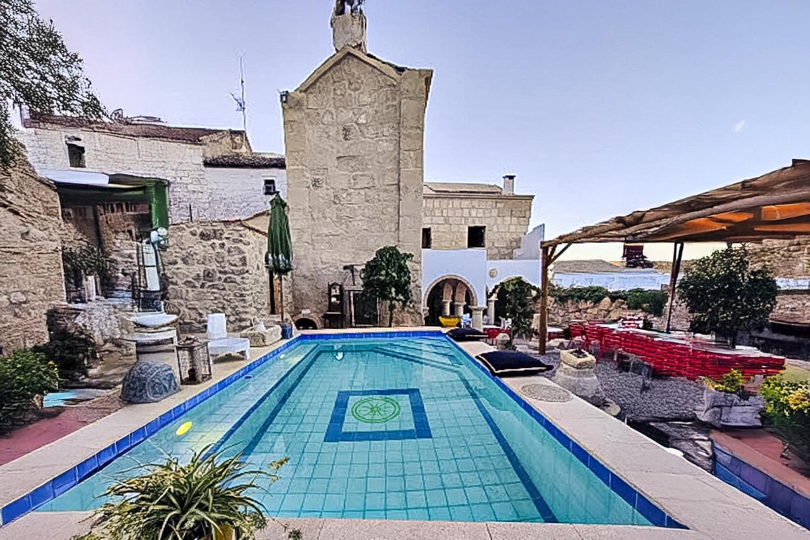 6 bedroom Commercial for sale in Alcala la Real with pool garage - € 550,000 (Ref: 8747749)