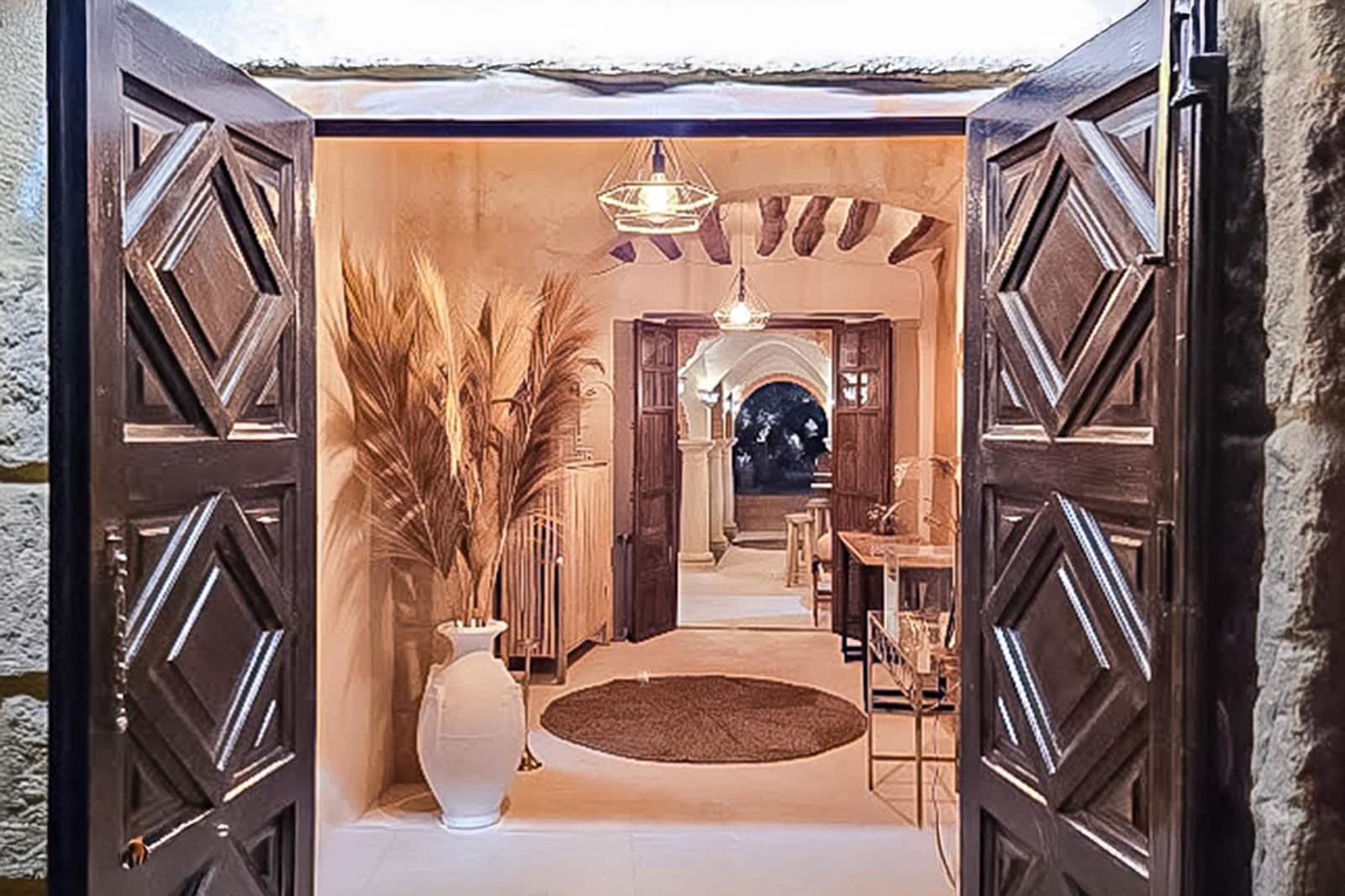 6 bedroom Commercial for sale in Alcala la Real with pool garage - € 550,000 (Ref: 8747749)