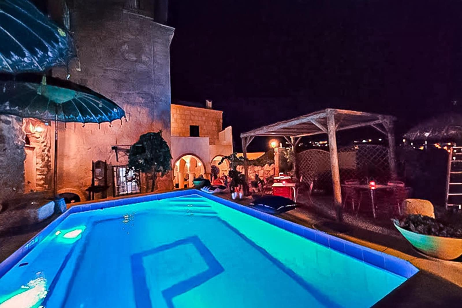 6 bedroom Commercial for sale in Alcala la Real with pool garage - € 550,000 (Ref: 8747749)