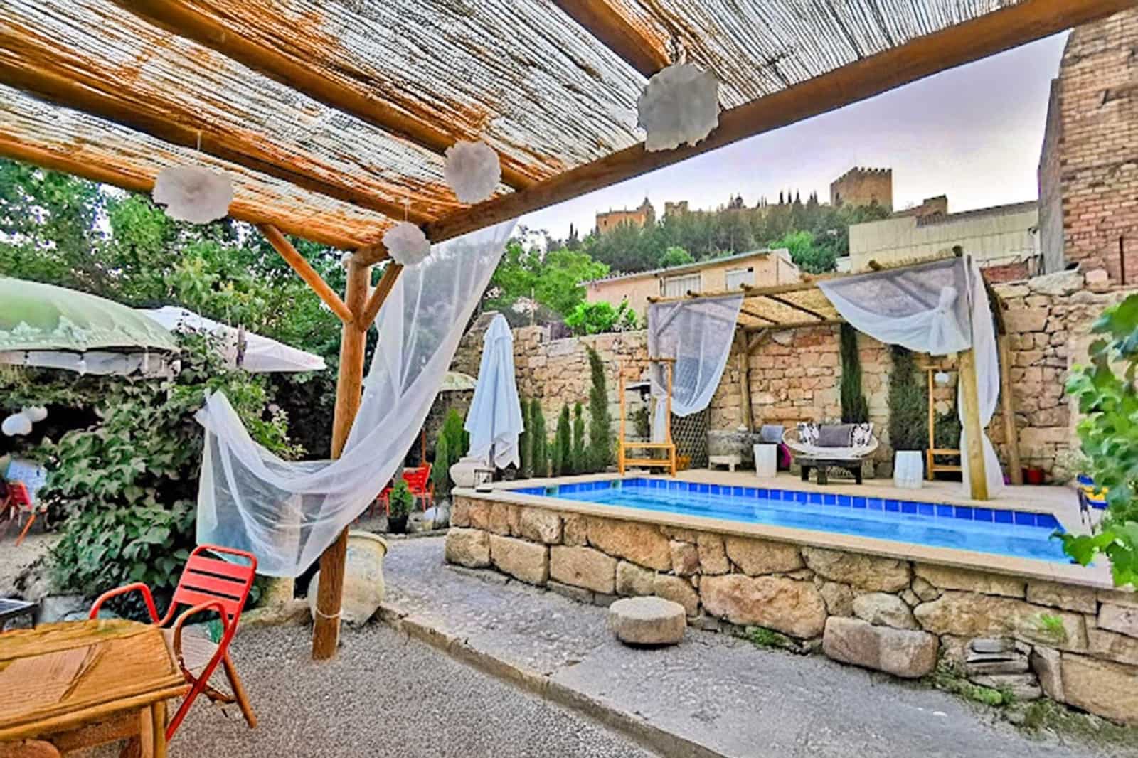 6 bedroom Commercial for sale in Alcala la Real with pool garage - € 550,000 (Ref: 8747749)