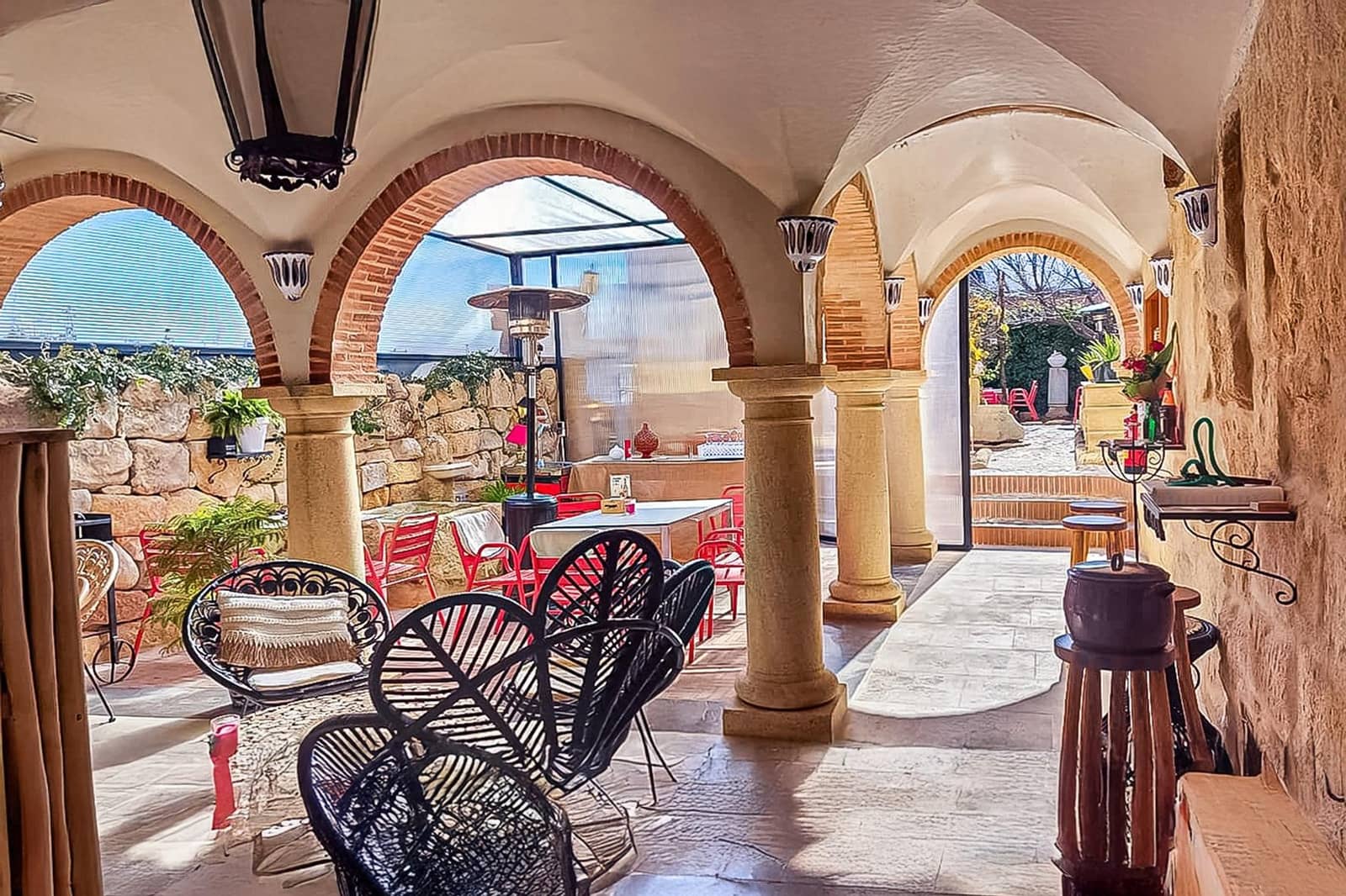 6 bedroom Commercial for sale in Alcala la Real with pool garage - € 550,000 (Ref: 8747749)