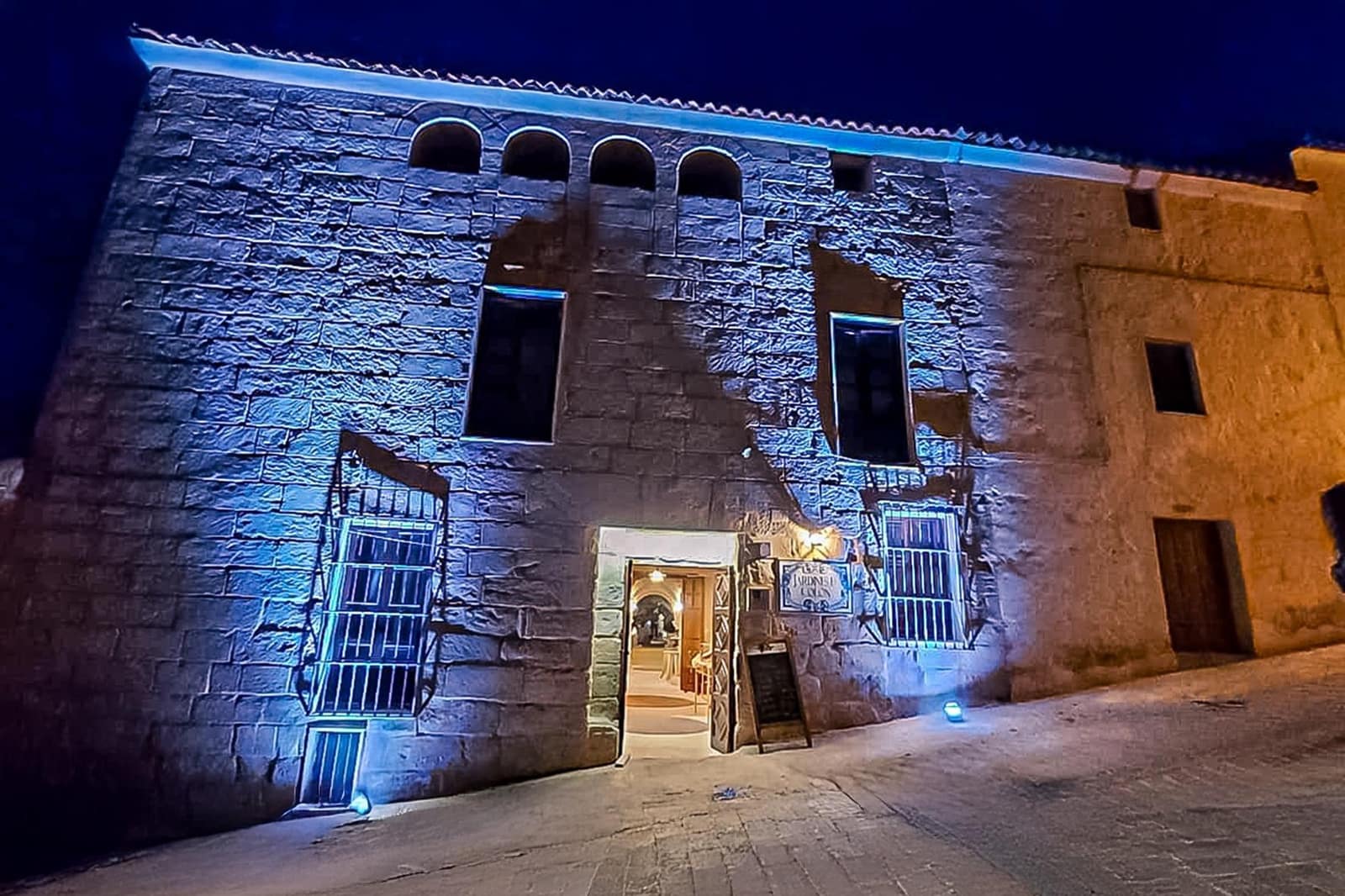 6 bedroom Commercial for sale in Alcala la Real with pool garage - € 550,000 (Ref: 8747749)