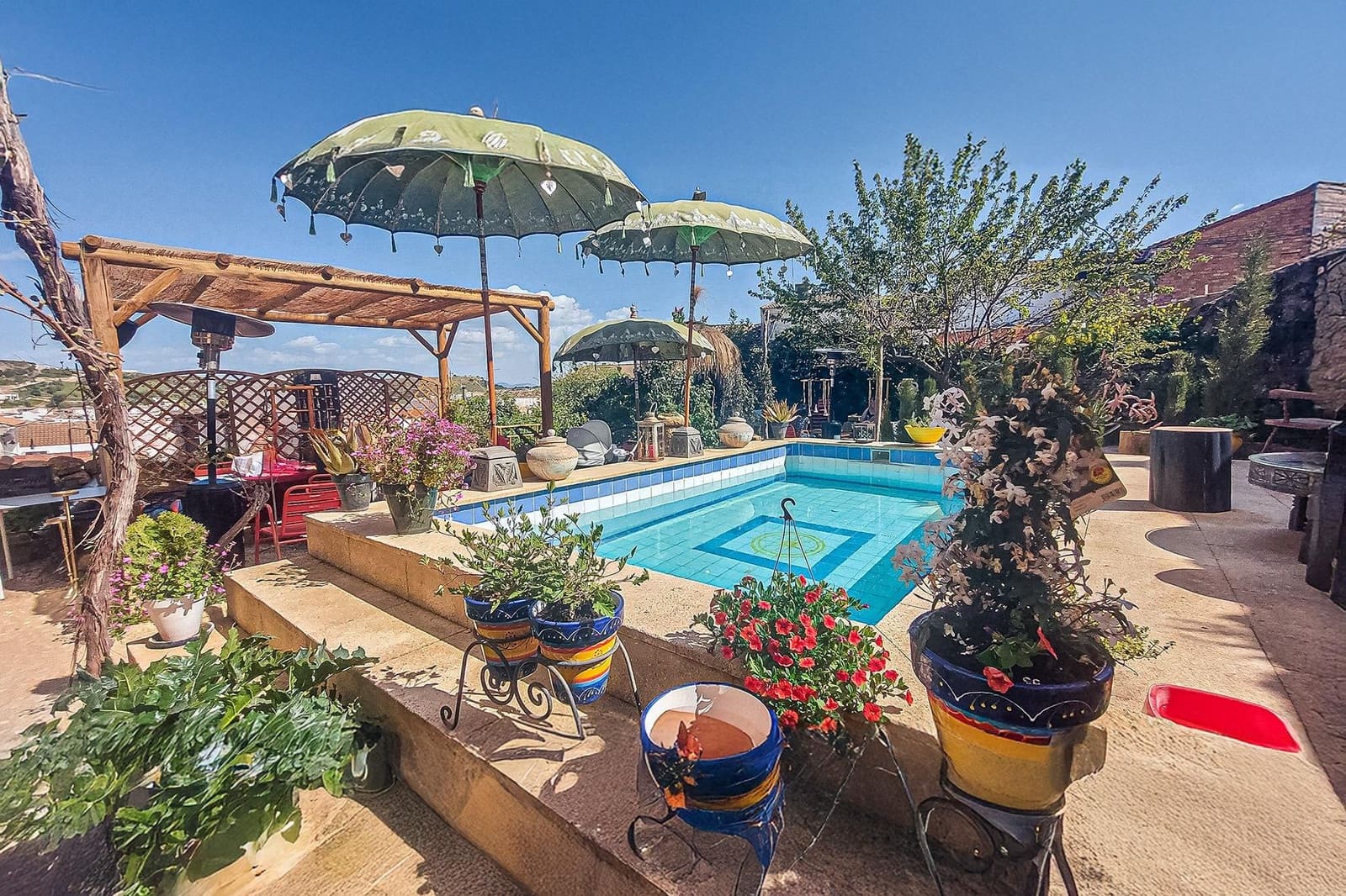 6 bedroom Commercial for sale in Alcala la Real with pool garage - € 550,000 (Ref: 8747749)