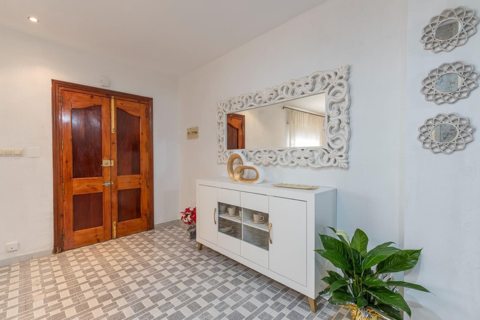 4 bedroom Villa for sale in Illora with garage - € 160,000 (Ref: 8851454)