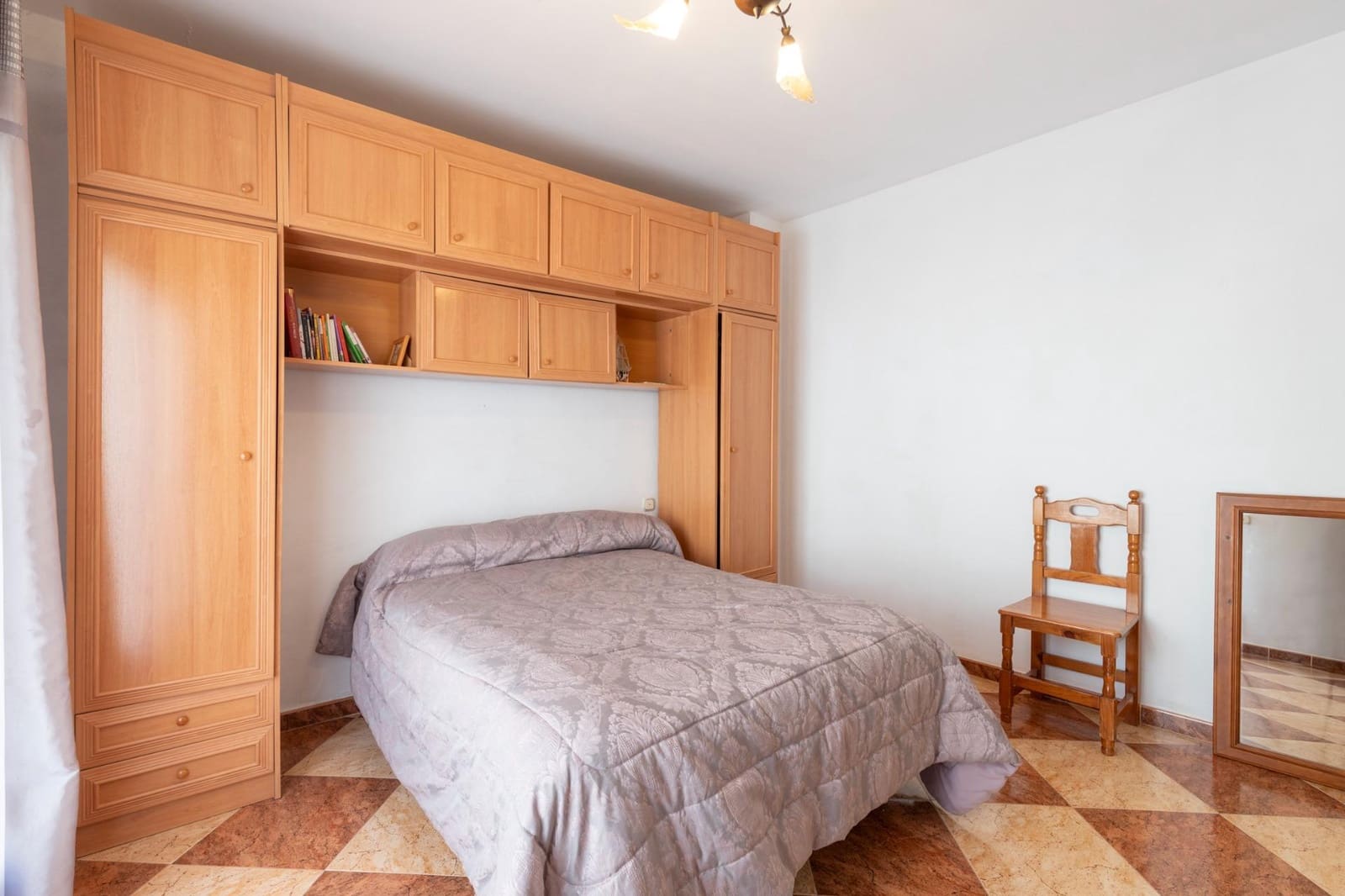 4 bedroom Villa for sale in Illora with garage - € 160,000 (Ref: 8851454)