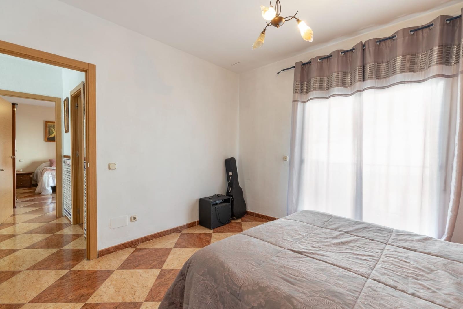 4 bedroom Villa for sale in Illora with garage - € 160,000 (Ref: 8851454)